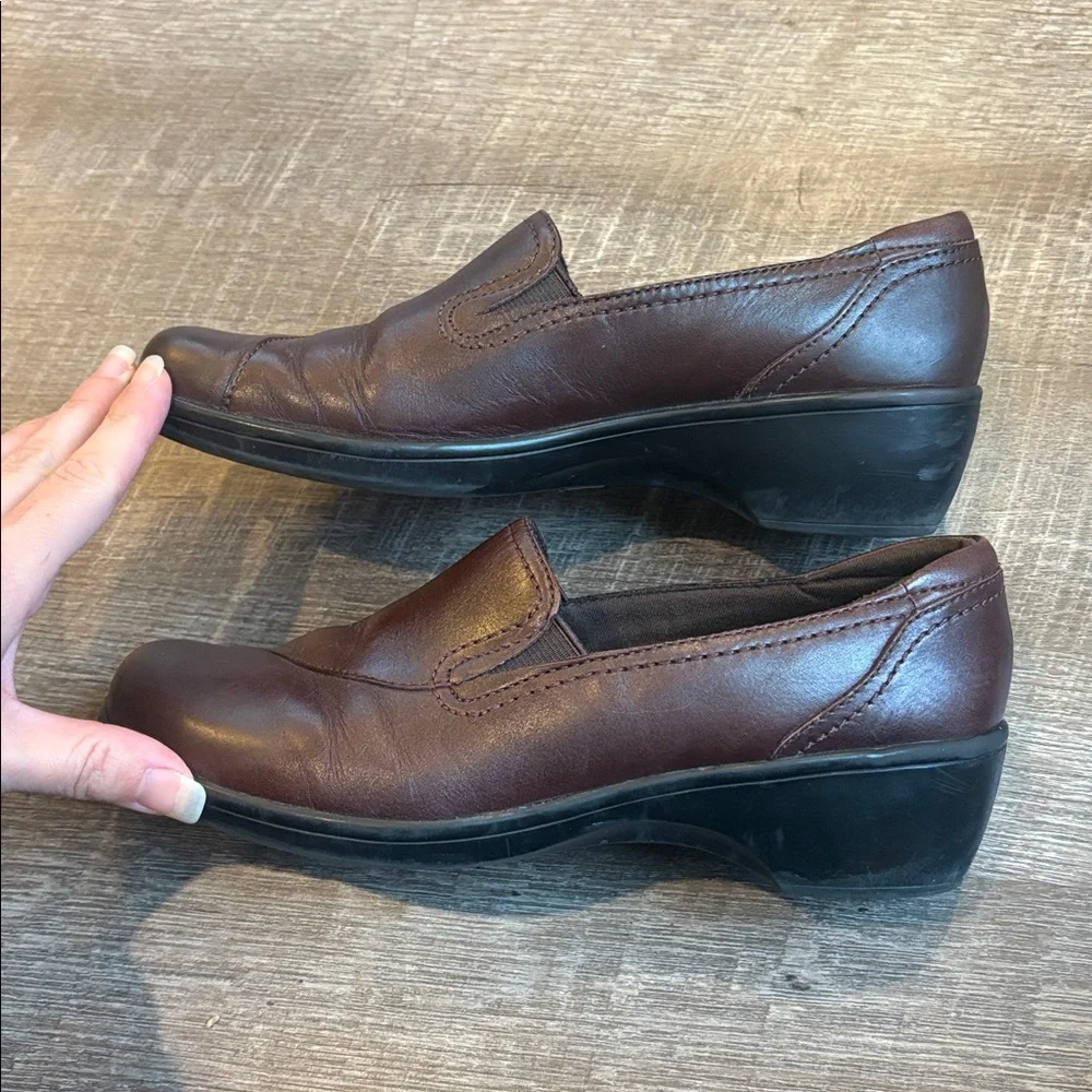 Clarks Womens May Poppy Loafer Women’s 8 Brown Leather Wedge Heel